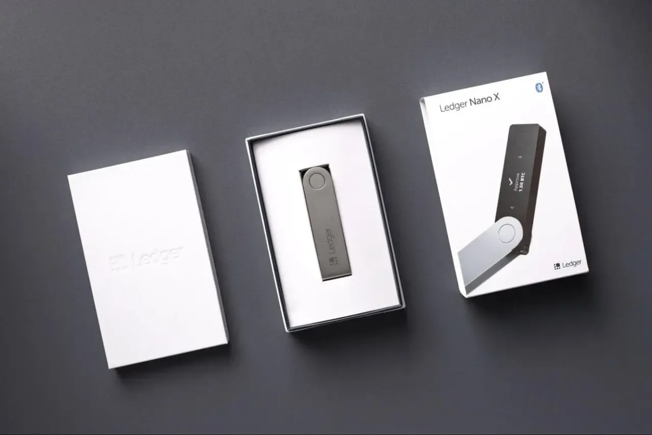 لجر نانو ایکس (Ledger Nano X) | صرافی کیف پول من