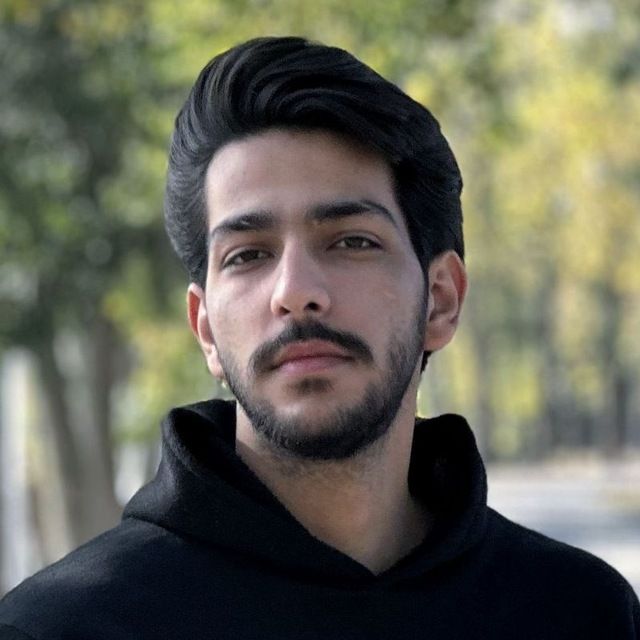 علیرضا مکتوبی - نویسنده کیف پول من